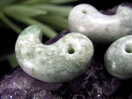 翡翠 勾玉 ジェイド 本翡翠 糸魚川