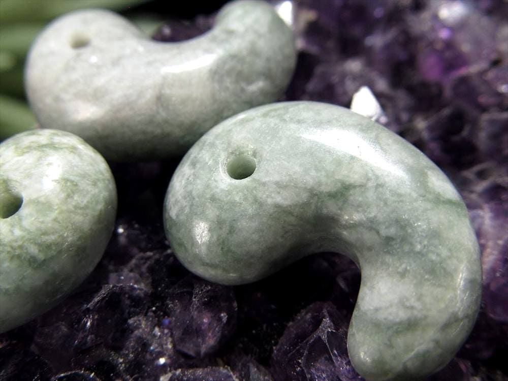 翡翠 勾玉 ジェイド 本翡翠 糸魚川