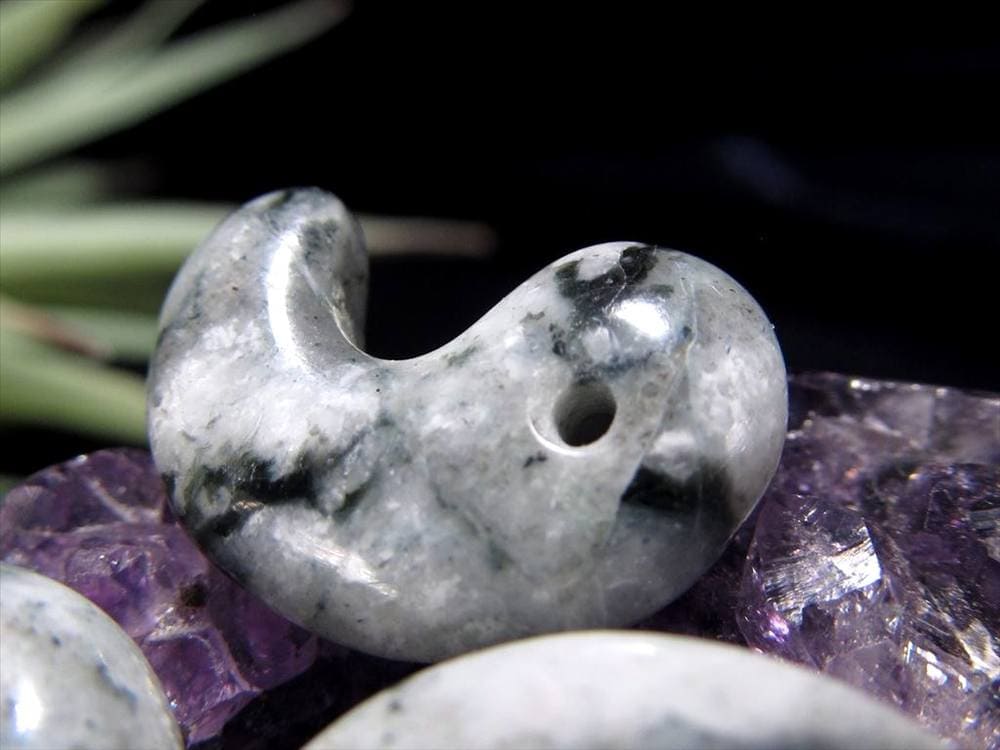 翡翠 勾玉 ジェイド 本翡翠 糸魚川