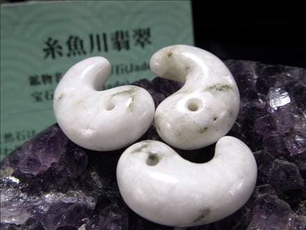 翡翠 勾玉 ジェイド 本翡翠 糸魚川