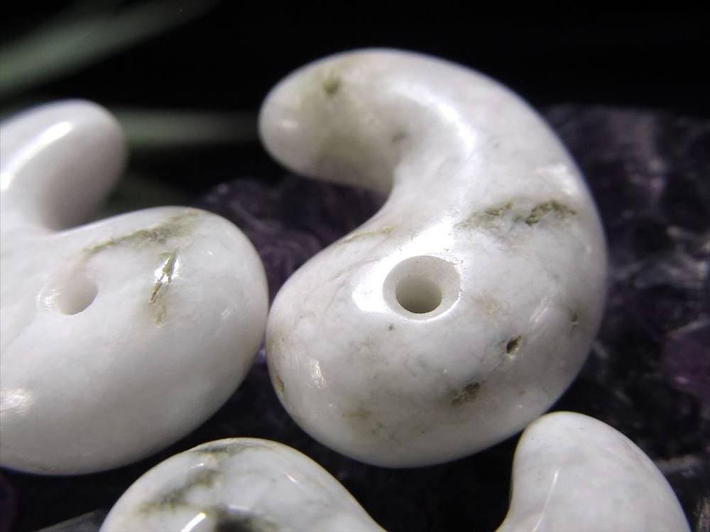 翡翠 勾玉 ジェイド 本翡翠 糸魚川