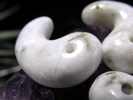 翡翠 勾玉 ジェイド 本翡翠 糸魚川