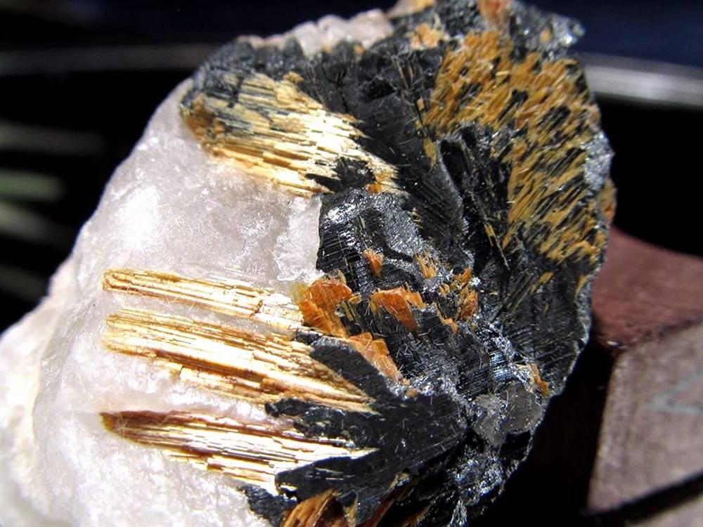 ゴールドルチル ヘマタイト 原石 母岩付き 金運