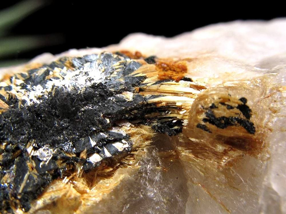 ゴールドルチル ヘマタイト 原石 母岩付き 金運