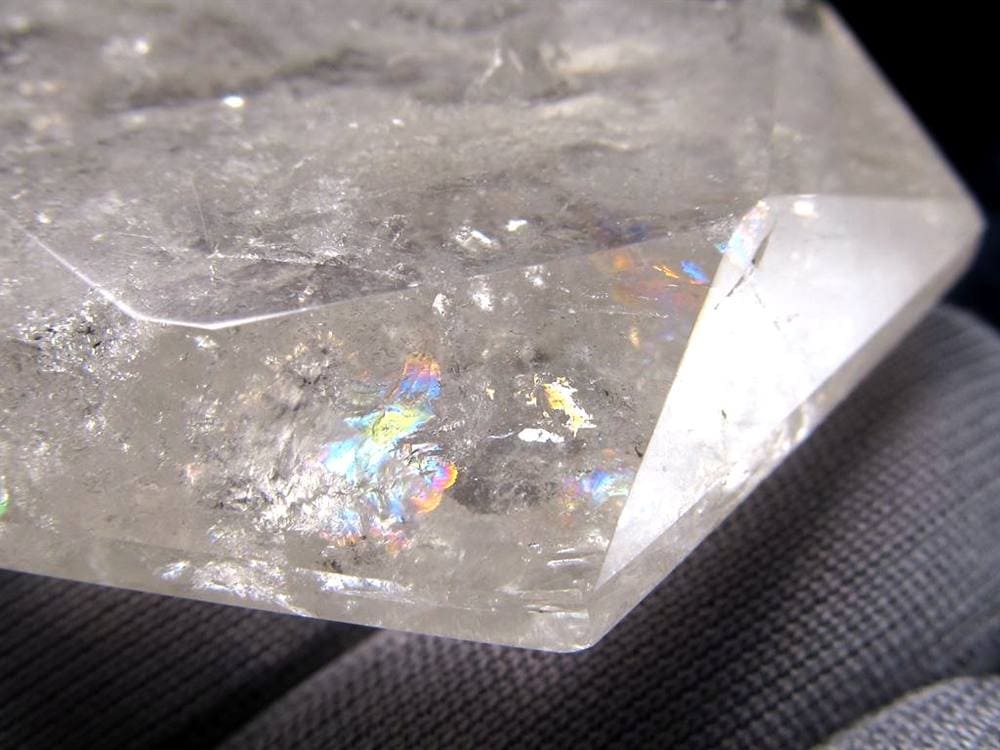 アイリスクォーツ 虹入り水晶 ヘキサゴン 六芒星 レインボー水晶