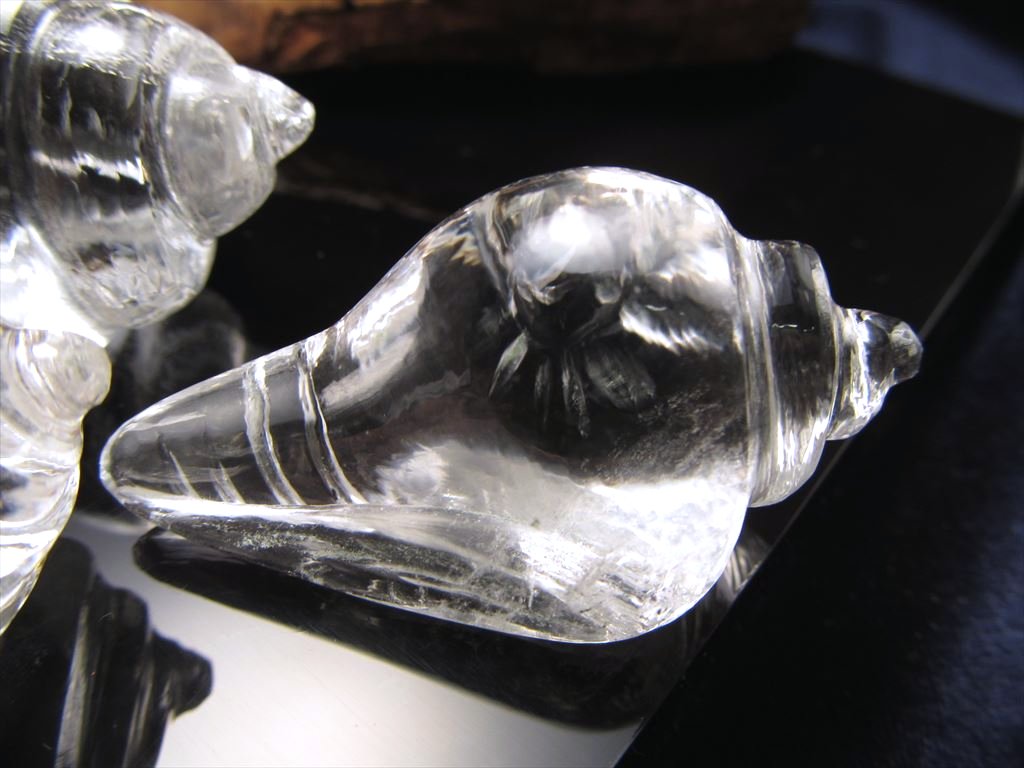 ◇仏教の八吉兆のひとつ◇希少なヒマラヤ産天然水晶使用◇片手に収まる