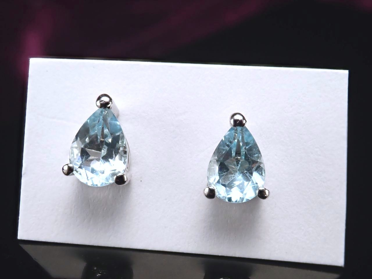 ピアス