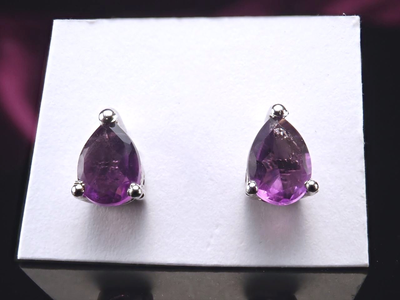 ピアス
