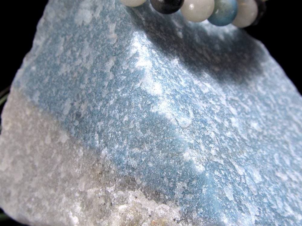 トロレアイトインクォーツ トロール石 原石 置物