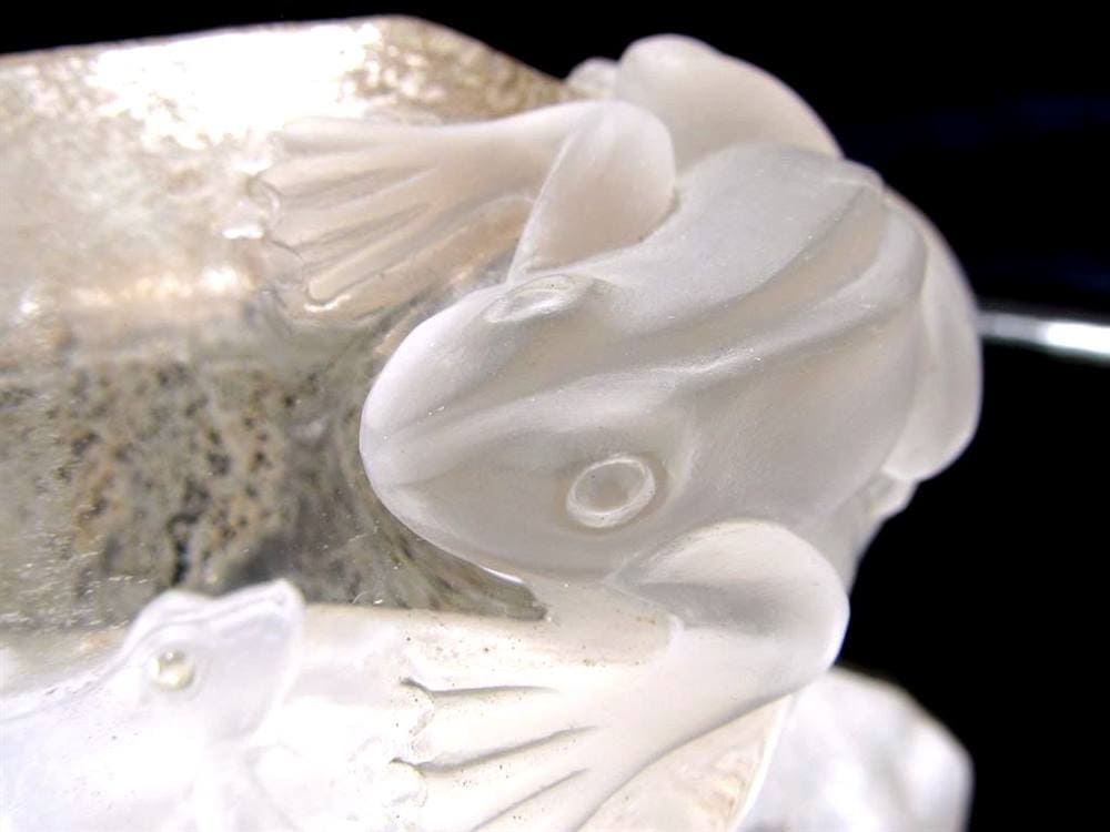 縁起物 蛙 カエル 天然水晶 置物