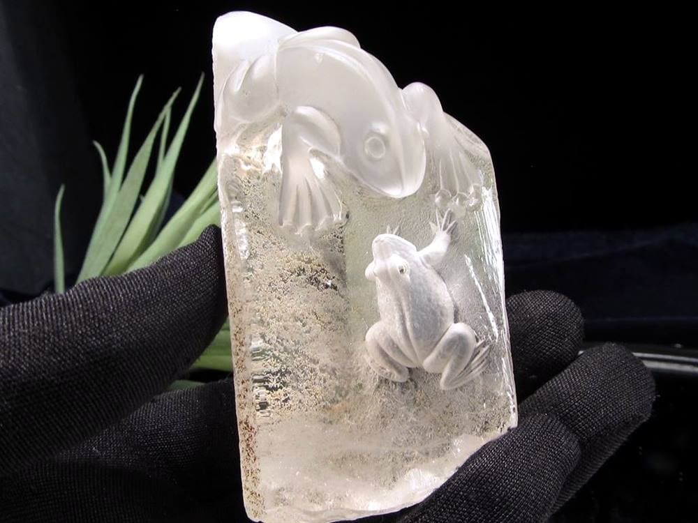 縁起物 蛙 カエル 天然水晶 置物
