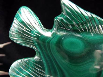 ディスカス 置物 マラカイト 熱帯魚の王様 彫刻