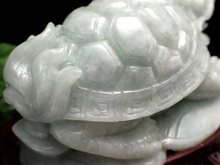 翡翠 ジェダイト 硬玉 龍亀 ロングイ 彫刻 置物