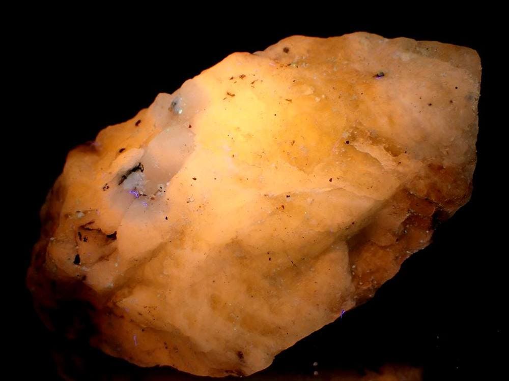 ハックマナイト ハックマン石 原石 Hackmanite 発光