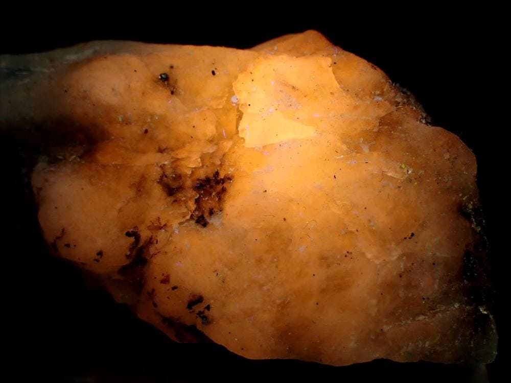 ハックマナイト ハックマン石 原石 Hackmanite 発光