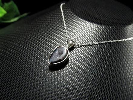 アゲート 瑪瑙 ジオード トレジャーメノウ 晶洞 ペンダントトップ