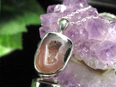 アゲート 瑪瑙 ジオード トレジャーメノウ 晶洞 ペンダントトップ