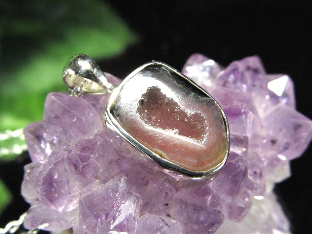 アゲート 瑪瑙 ジオード トレジャーメノウ 晶洞 ペンダントトップ