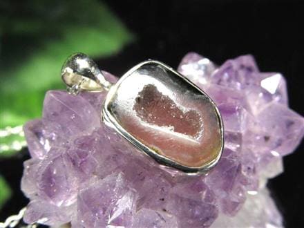 アゲート 瑪瑙 ジオード トレジャーメノウ 晶洞 ペンダントトップ