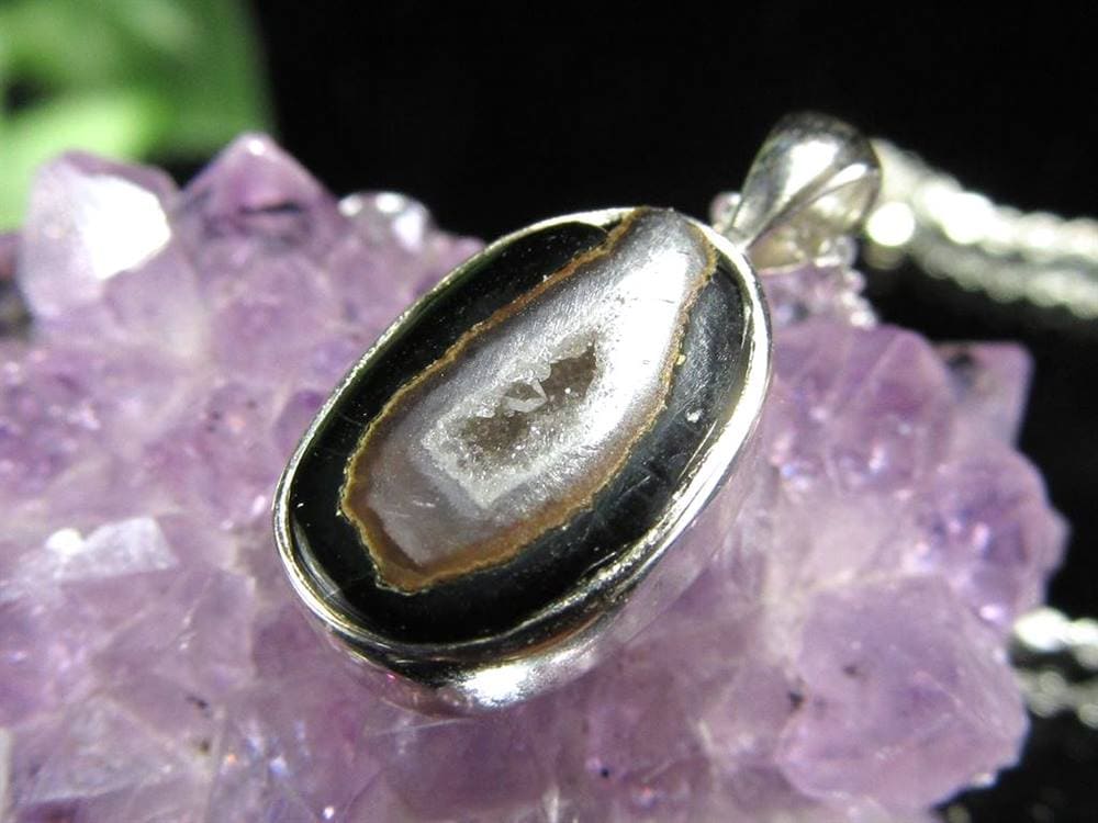 アゲート 瑪瑙 ジオード トレジャーメノウ 晶洞 ペンダントトップ