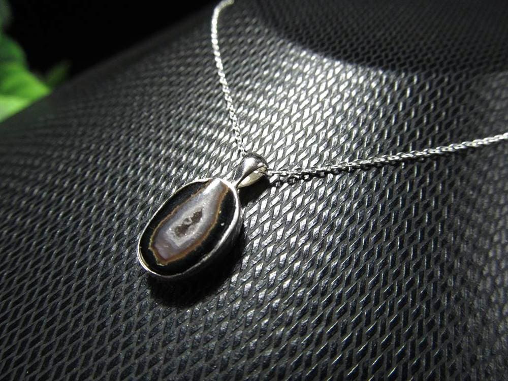 アゲート 瑪瑙 ジオード トレジャーメノウ 晶洞 ペンダントトップ