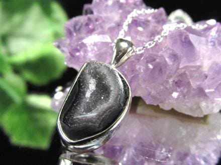 アゲート 瑪瑙 ジオード トレジャーメノウ 晶洞 ペンダントトップ