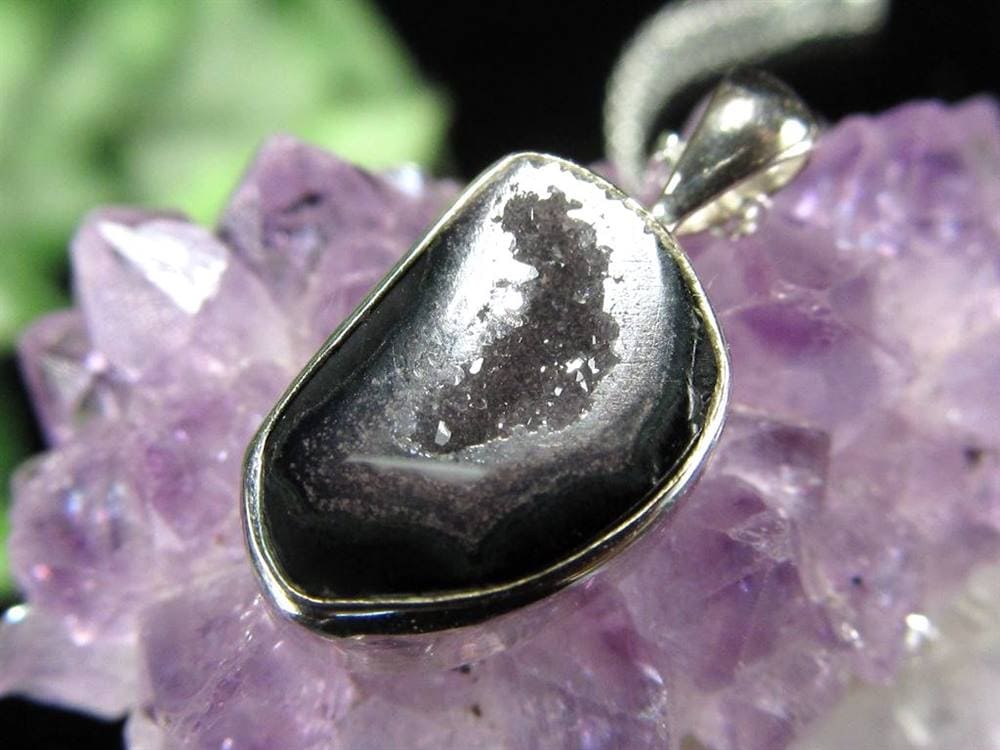 アゲート 瑪瑙 ジオード トレジャーメノウ 晶洞 ペンダントトップ