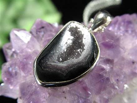 アゲート 瑪瑙 ジオード トレジャーメノウ 晶洞 ペンダントトップ