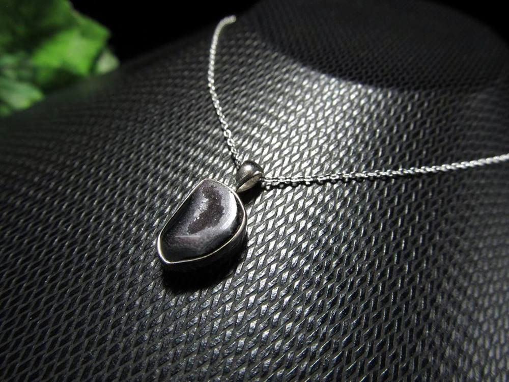 アゲート 瑪瑙 ジオード トレジャーメノウ 晶洞 ペンダントトップ