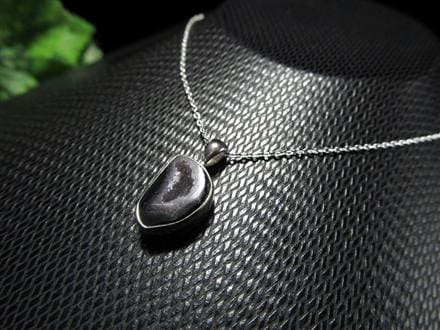 アゲート 瑪瑙 ジオード トレジャーメノウ 晶洞 ペンダントトップ