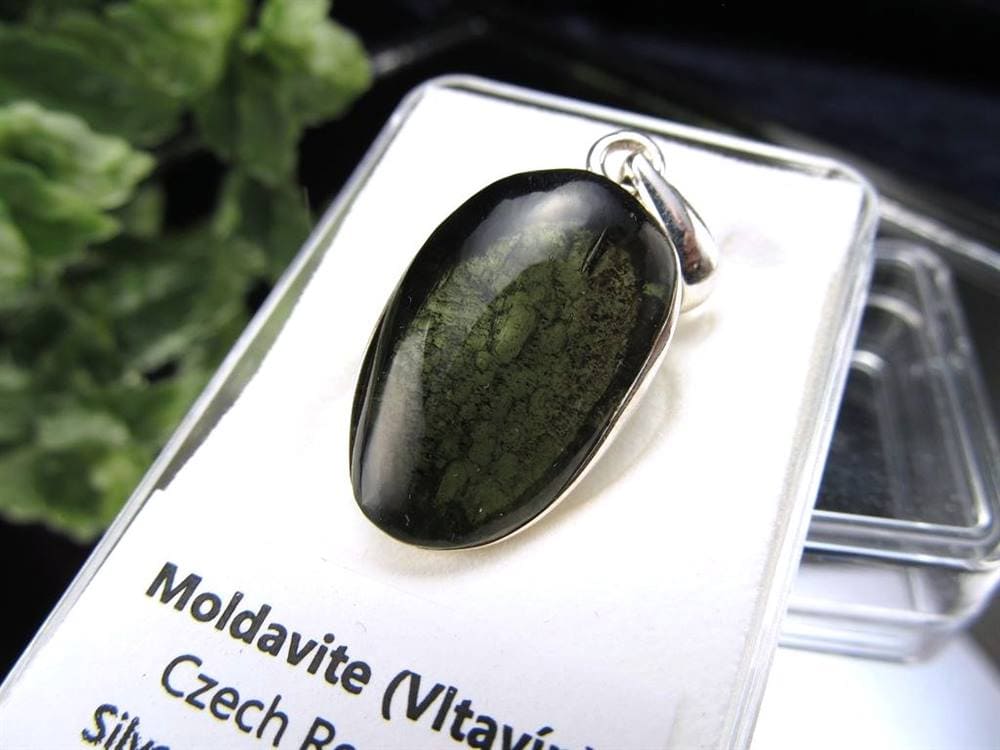 モルダバイト モルダウ石 テクタイト ペンダント アクセサリー