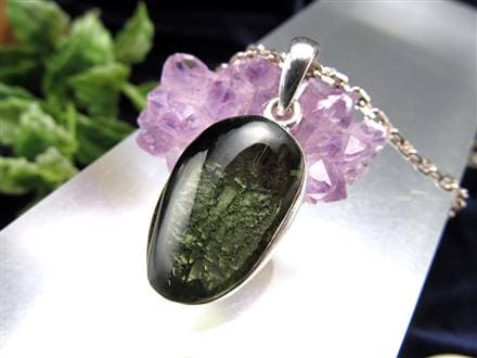 モルダバイト モルダウ石 テクタイト ペンダント アクセサリー