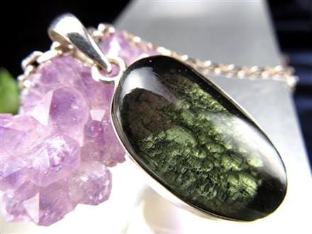 モルダバイト モルダウ石 テクタイト ペンダント アクセサリー