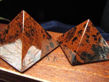 オブシディアン マホガニー ブラウン ピラミッド 置物