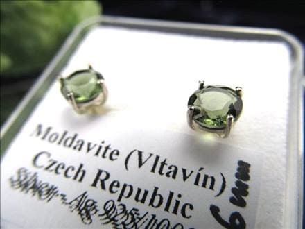 モルダバイト ピアス 隕石 ナチュラルグラス Silver925