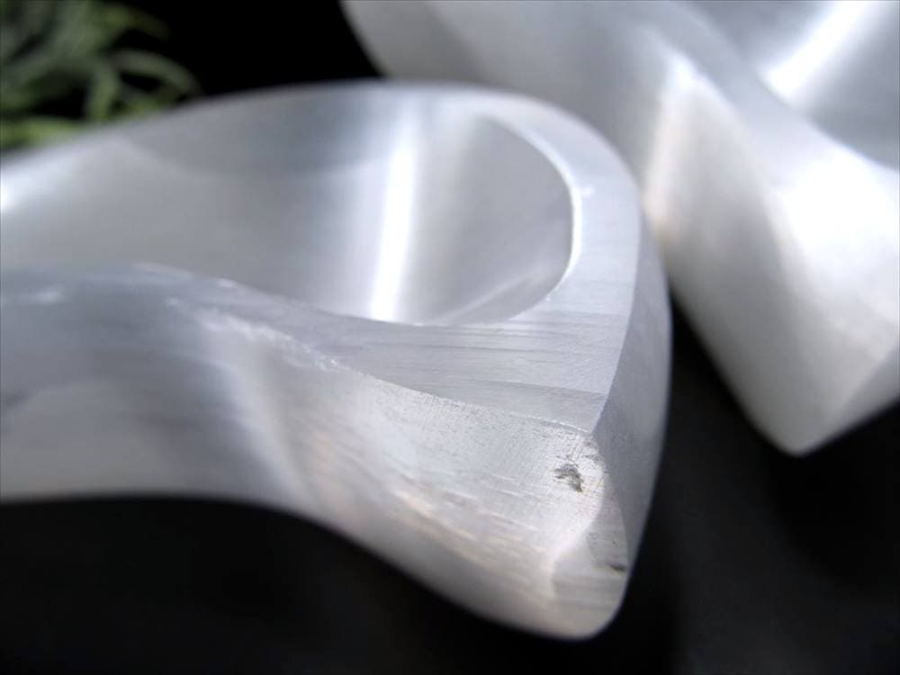 セレナイト ジプサム 透石膏 聖母マリアのガラス キャッツアイ