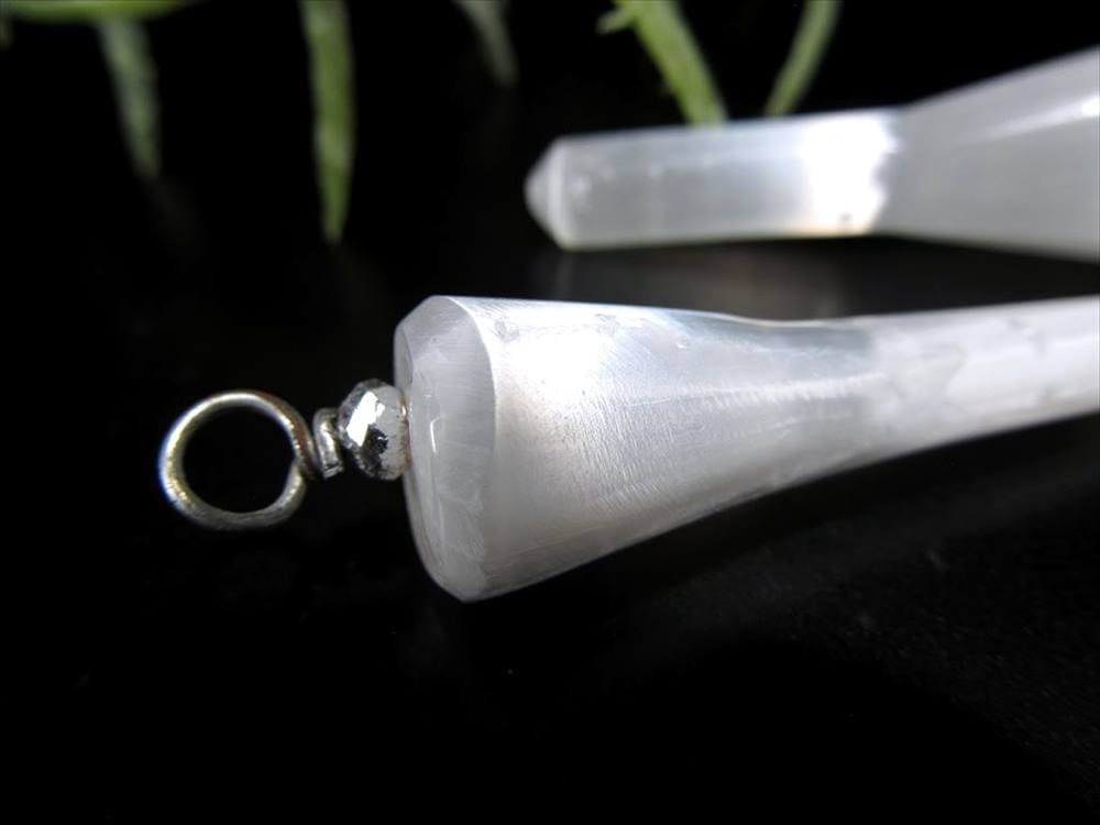 セレナイト ジプサム 透石膏 聖母マリアのガラス キャッツアイ