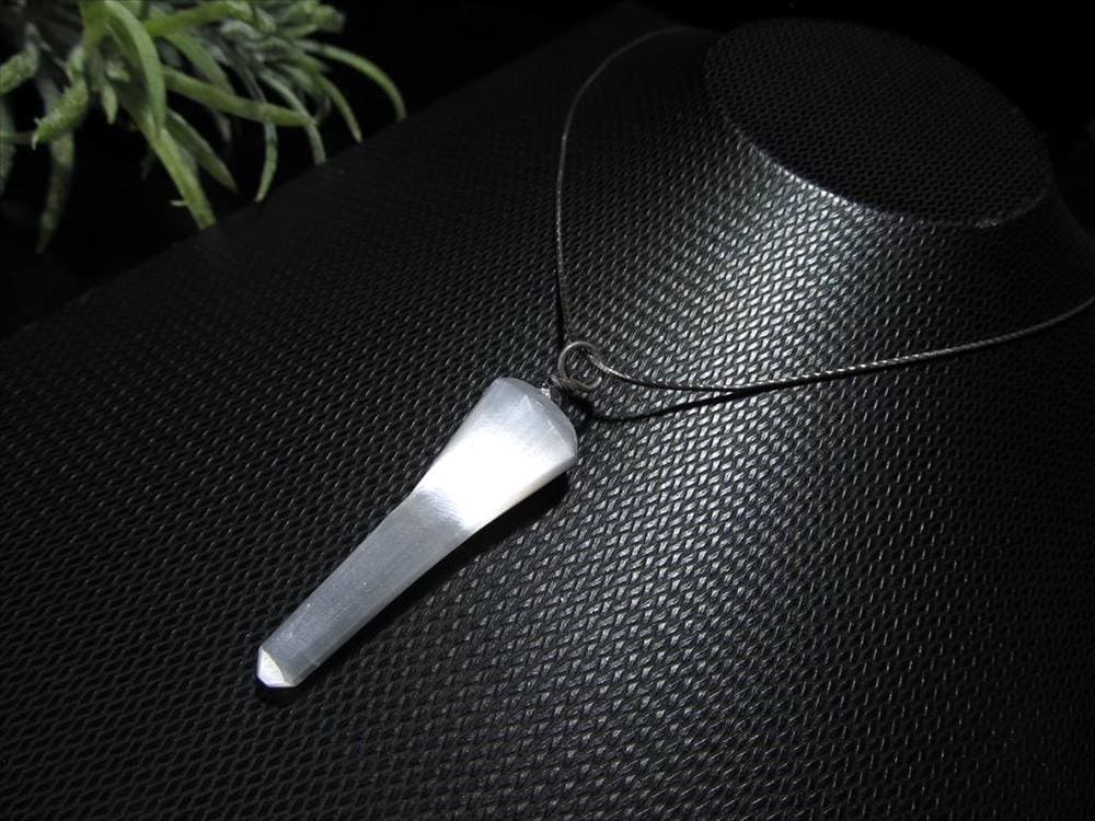 セレナイト ジプサム 透石膏 聖母マリアのガラス キャッツアイ