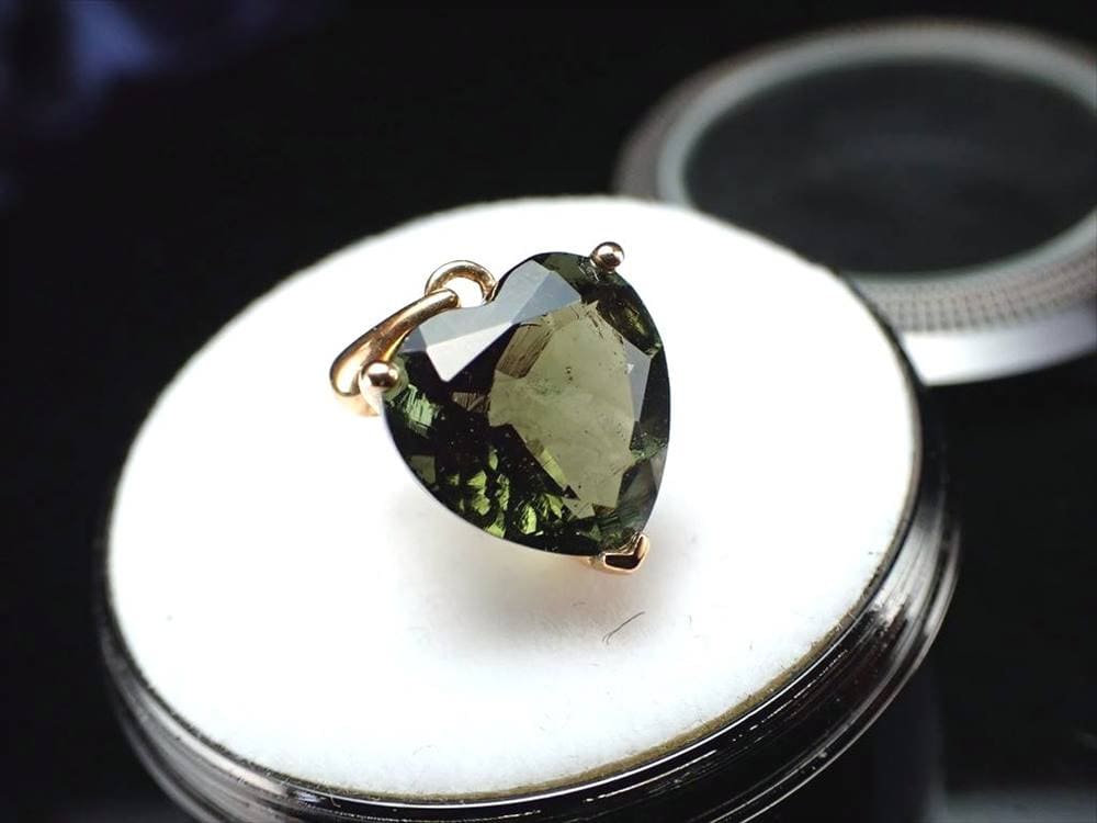 モルダバイト モルダウ石 隕石 18K 18金ゴールド