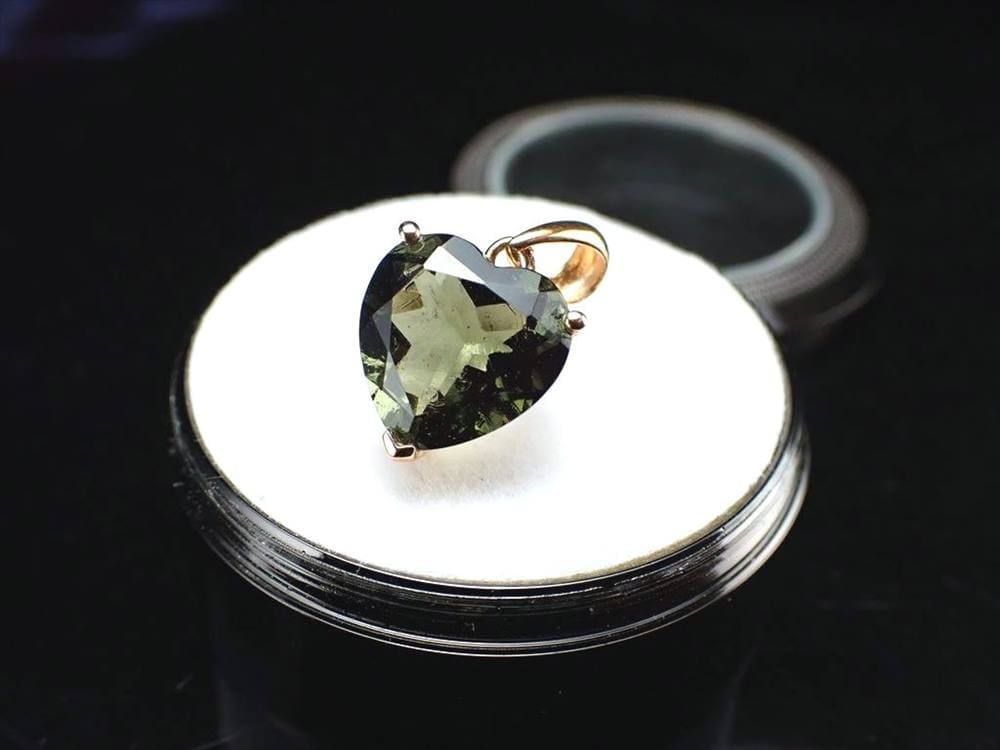 モルダバイト モルダウ石 隕石 18K 18金ゴールド