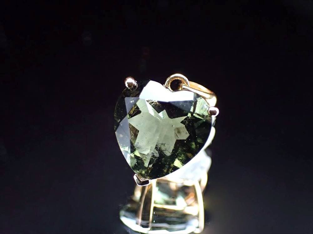 モルダバイト モルダウ石 隕石 18K 18金ゴールド