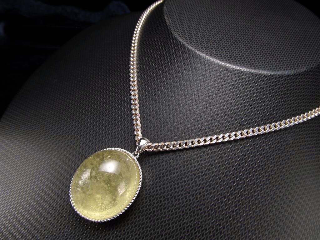 リビアングラス