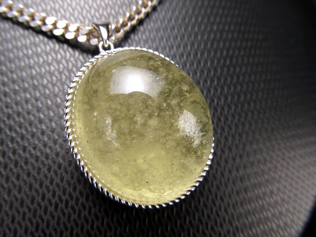 リビアングラス