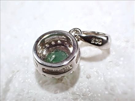 エメラルド 宝石 5月の誕生石 ペンダント アクセサリー
