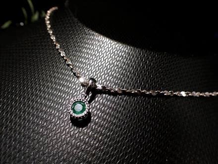 エメラルド 宝石 5月の誕生石 ペンダント アクセサリー