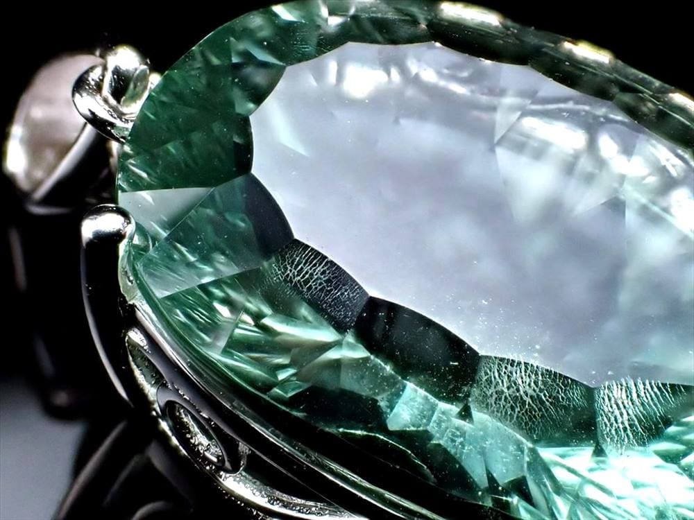 フローライト ペンダントトップ オーバルカット 天才の石 アクセサリー