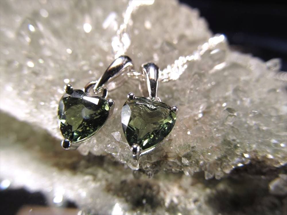モルダバイト ペンダント 隕石 ナチュラルグラス Silver925
