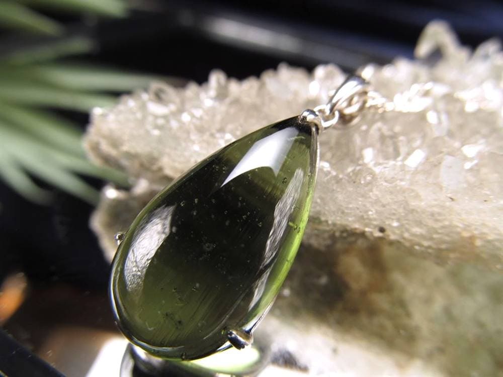 モルダバイト モルダウ石 テクタイト ペンダント アクセサリー