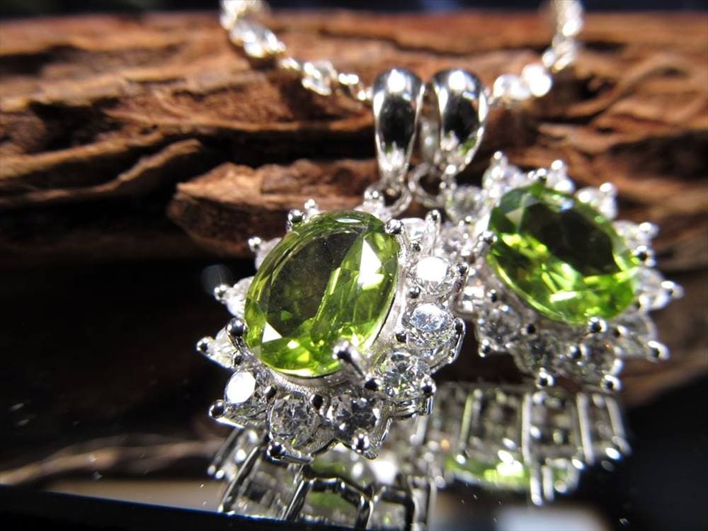 ペリドット かんらん石 ペンダントトップ アクセサリー ハワイアンダイヤモンド