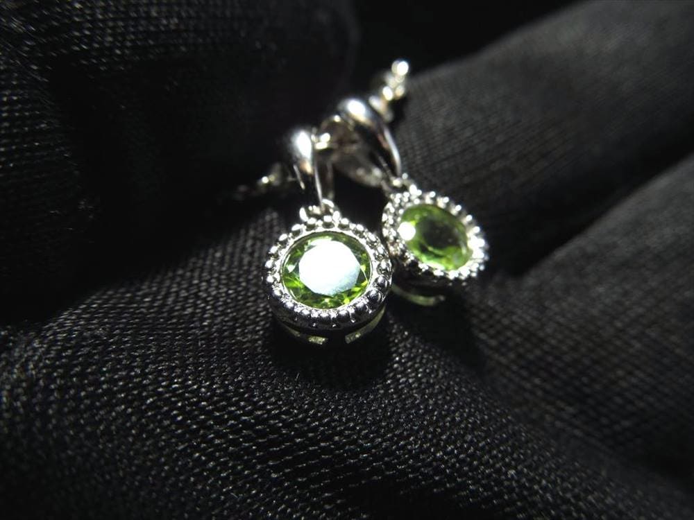 ペリドット かんらん石 ペンダントトップ アクセサリー ハワイアンダイヤモンド